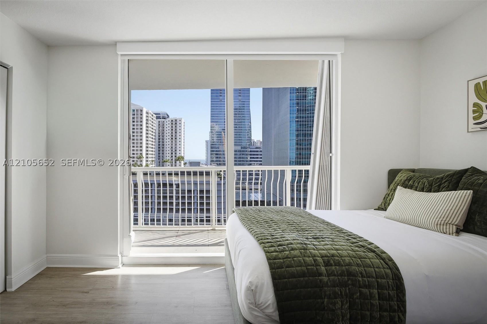 1200 Brickell Bay Dr #1723, Miami FL 33131