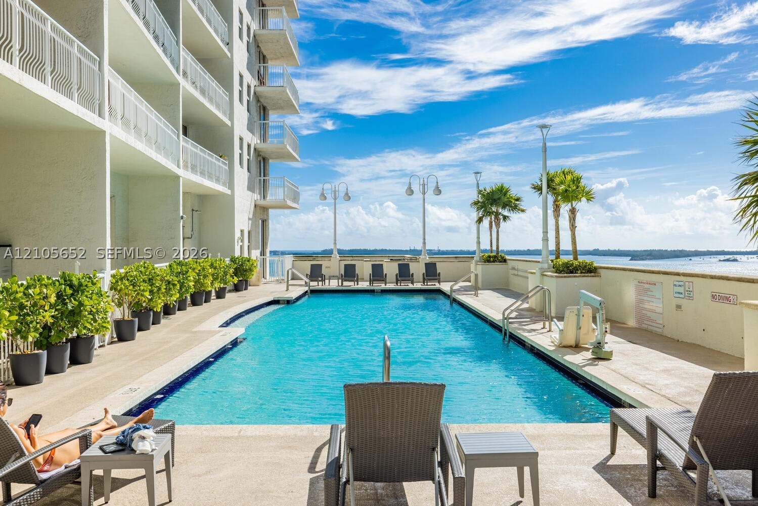 1200 Brickell Bay Dr #1723, Miami FL 33131