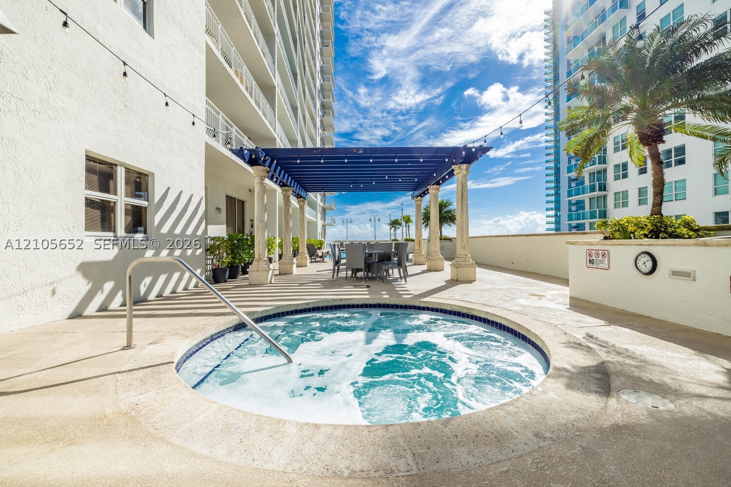 1200 Brickell Bay Dr #1723, Miami FL 33131