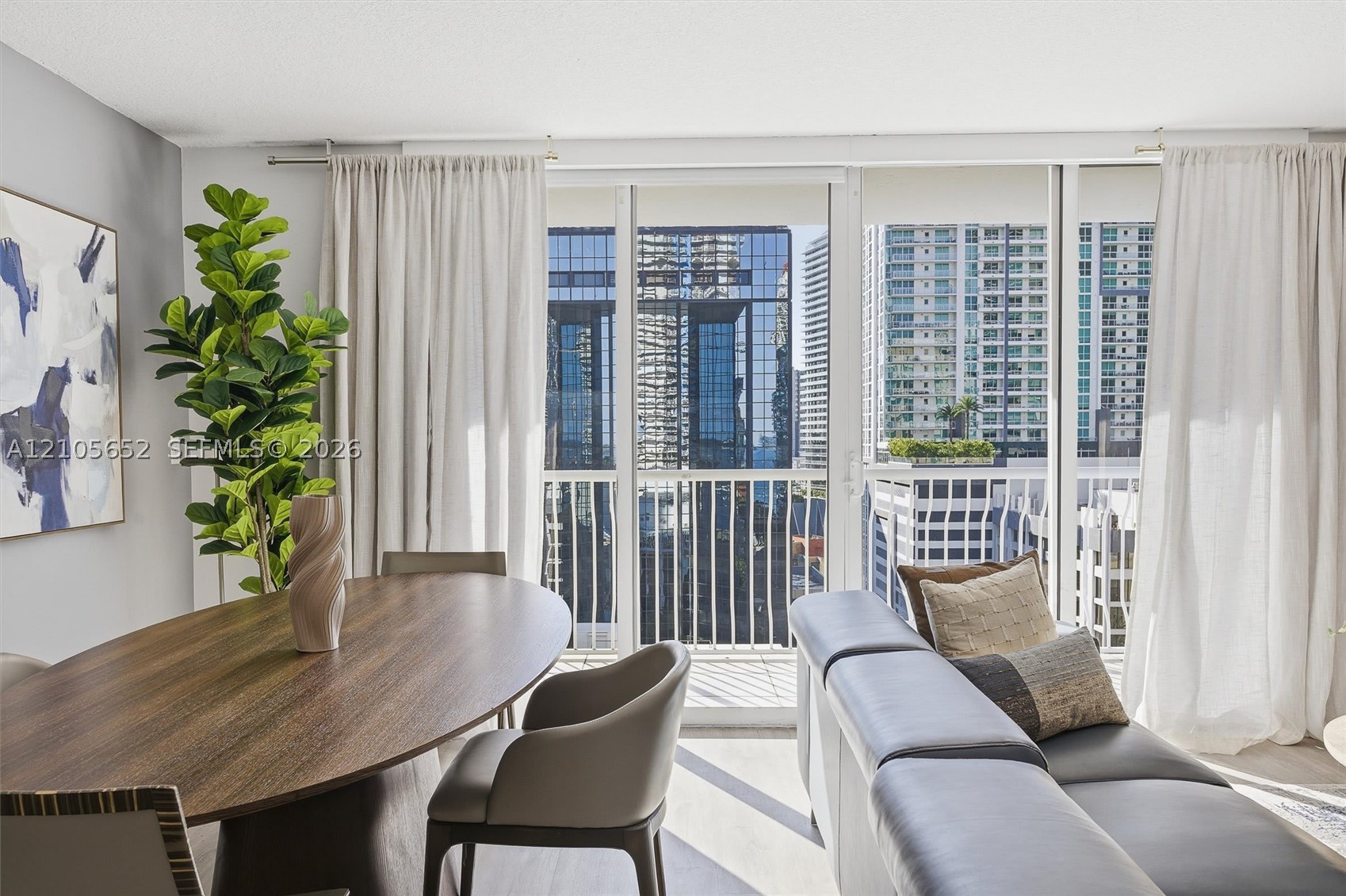 1200 Brickell Bay Dr #1723, Miami FL 33131
