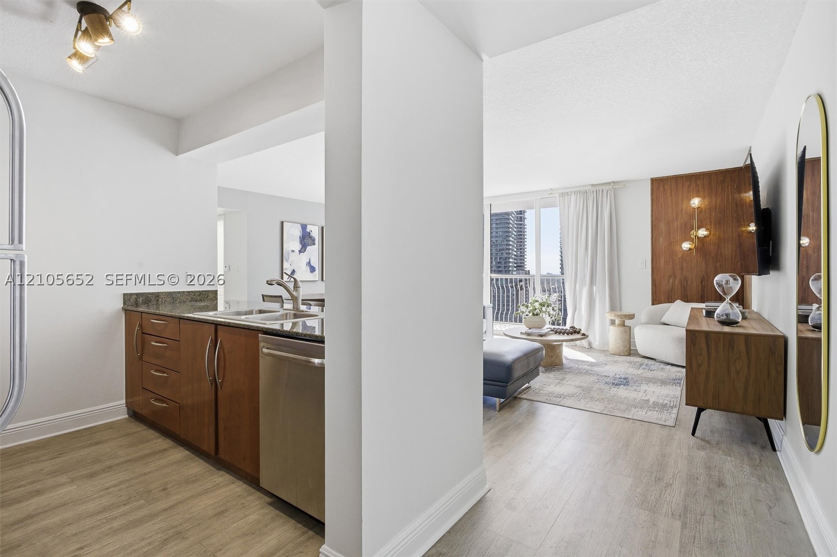 1200 Brickell Bay Dr #1723, Miami FL 33131