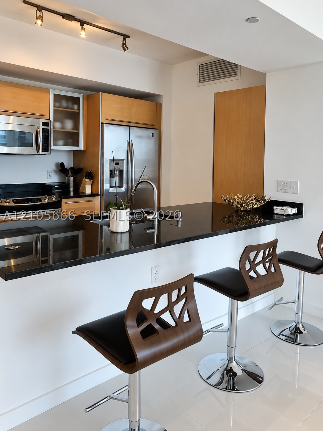 951 Brickell Ave #2410, Miami FL 33131