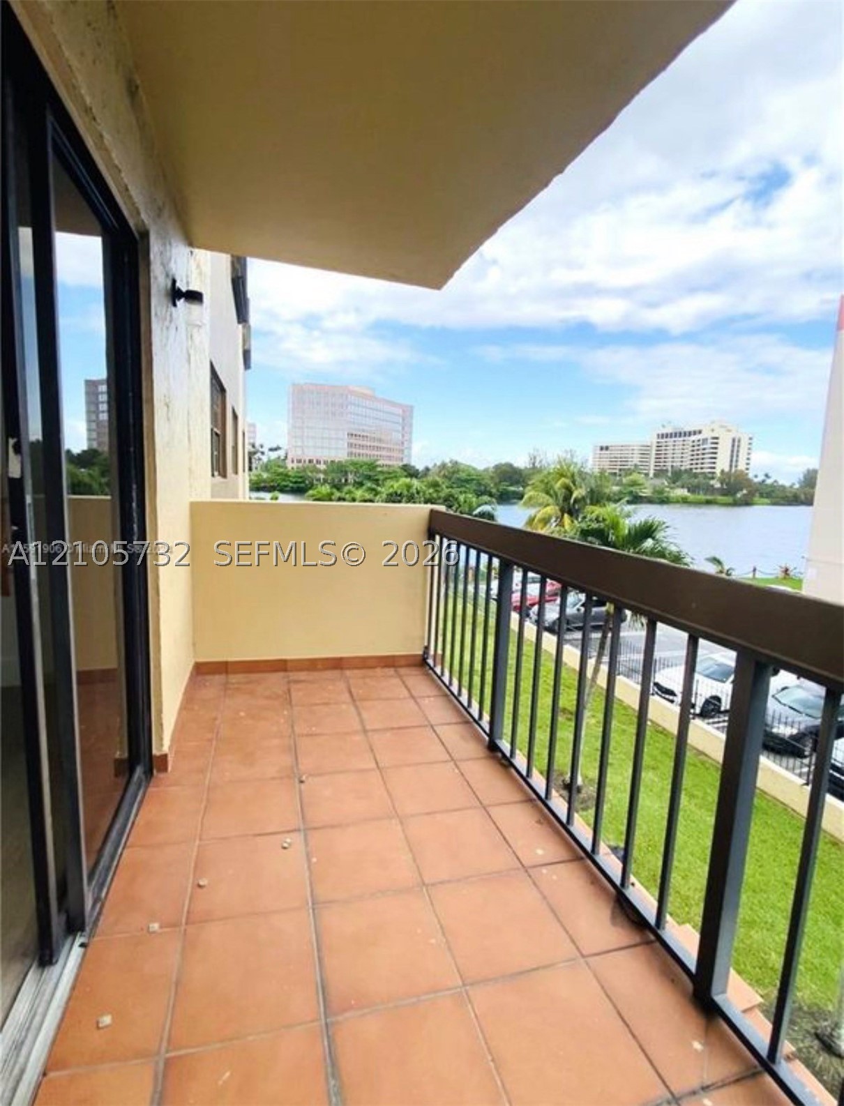 5249 NW 7th St #219, Miami FL 33126