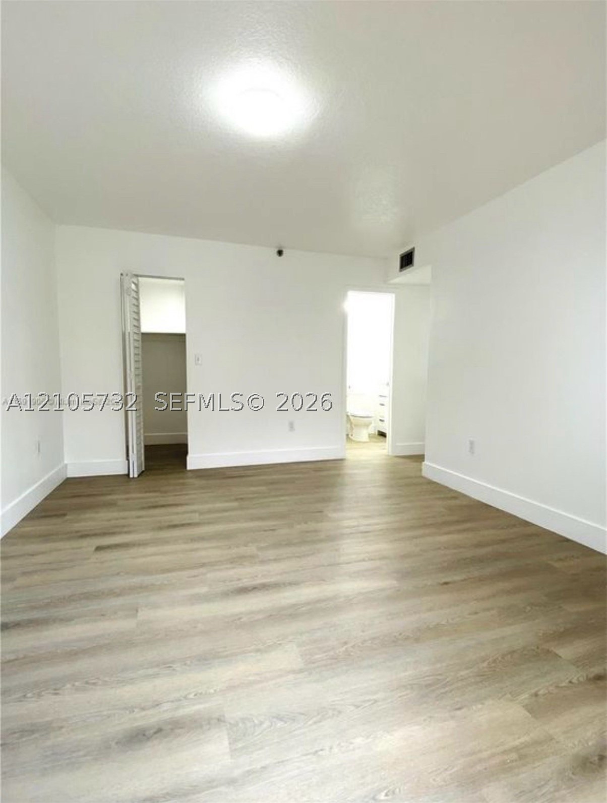 5249 NW 7th St #219, Miami FL 33126