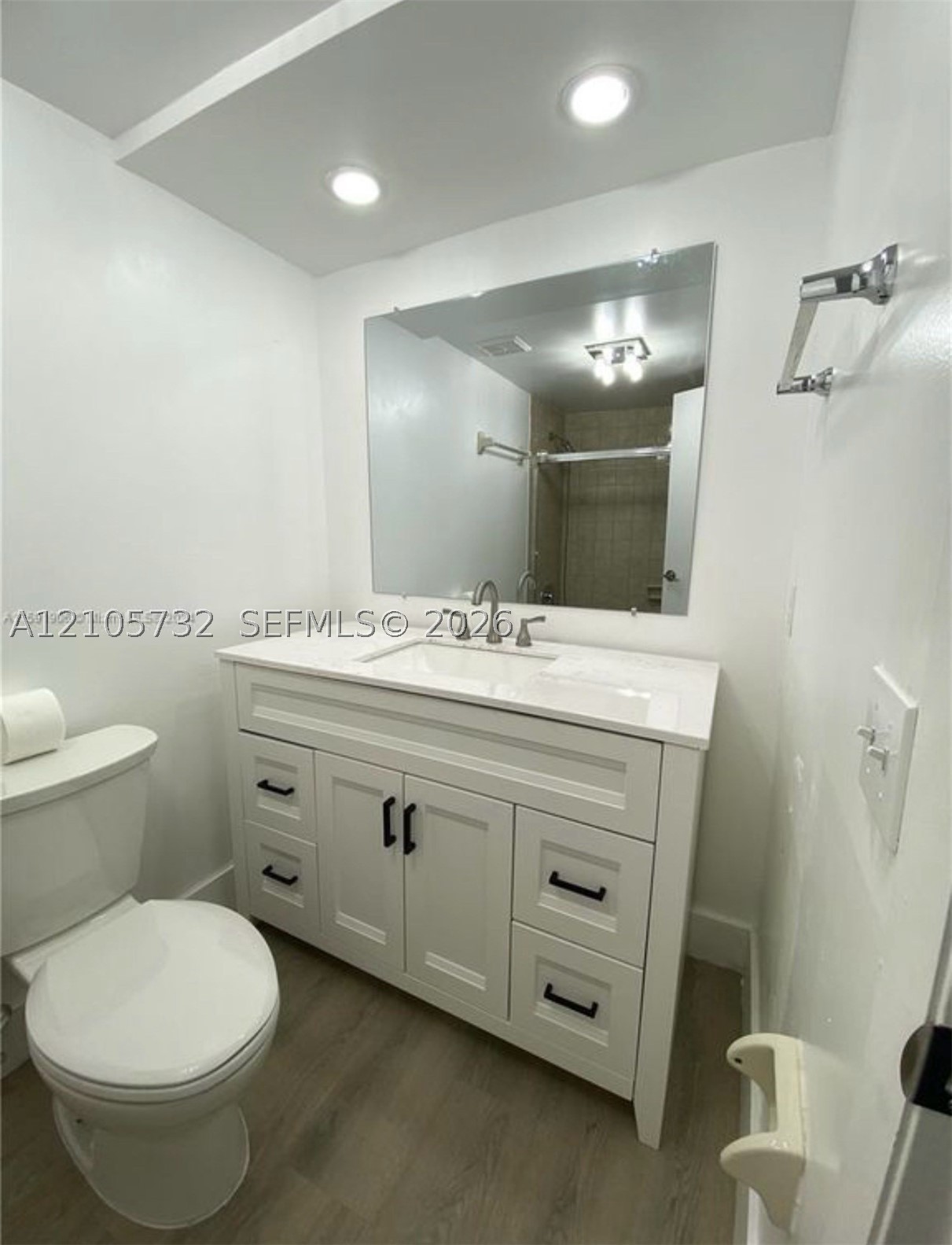5249 NW 7th St #219, Miami FL 33126