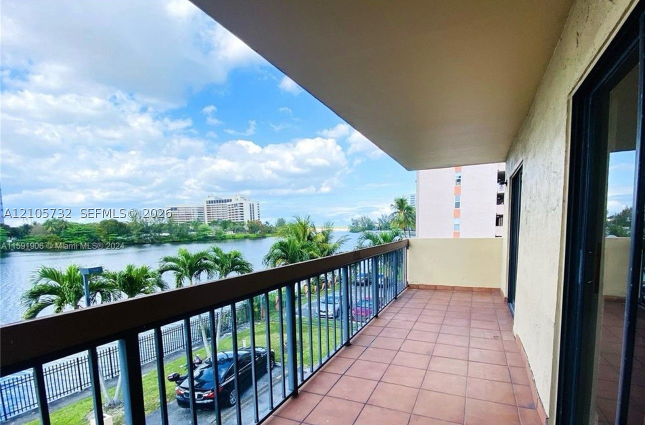 5249 NW 7th St #219, Miami FL 33126