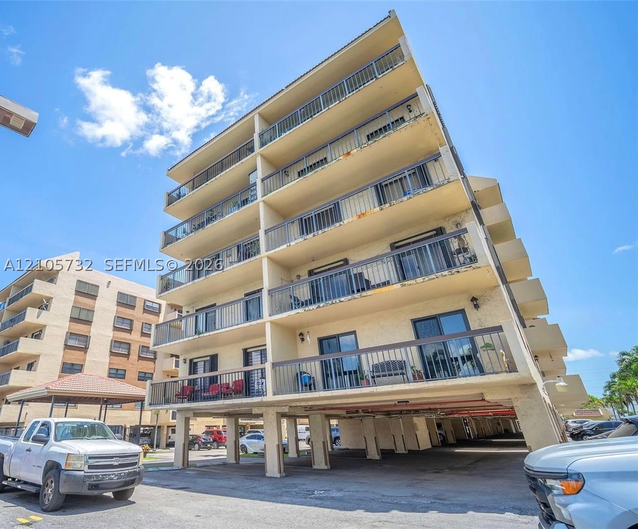 5249 NW 7th St #219, Miami FL 33126