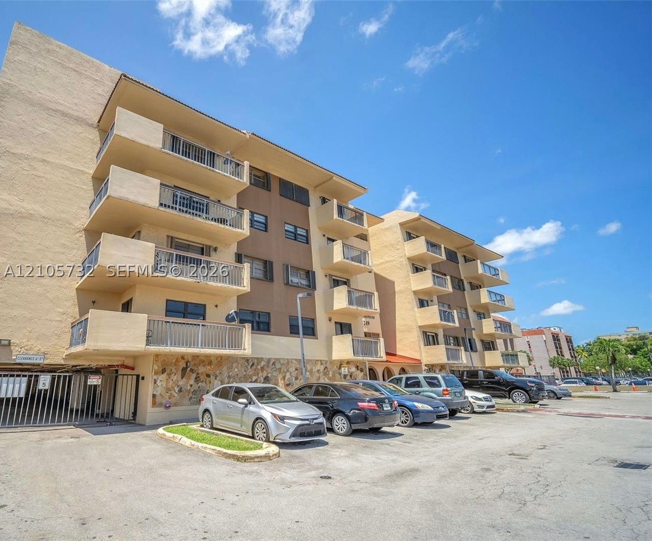 5249 NW 7th St #219, Miami FL 33126