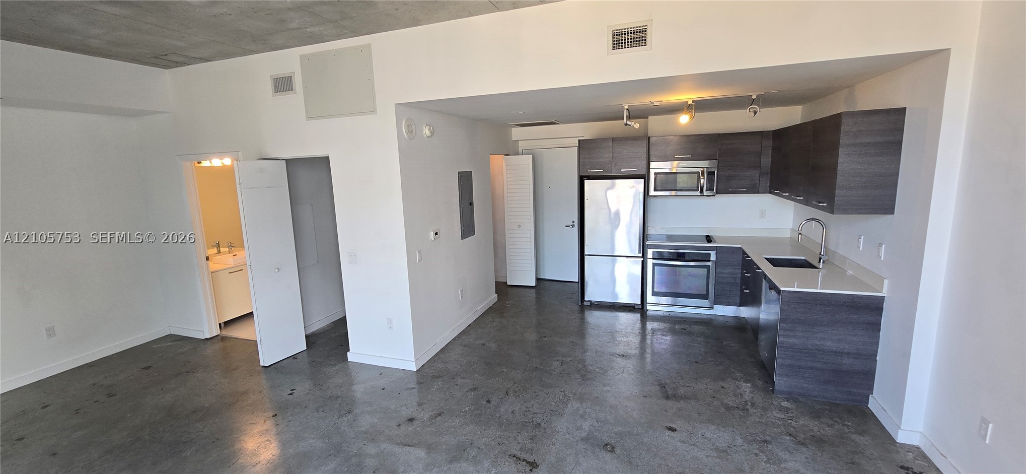 151 SE 1st St #1603, Miami FL 33131