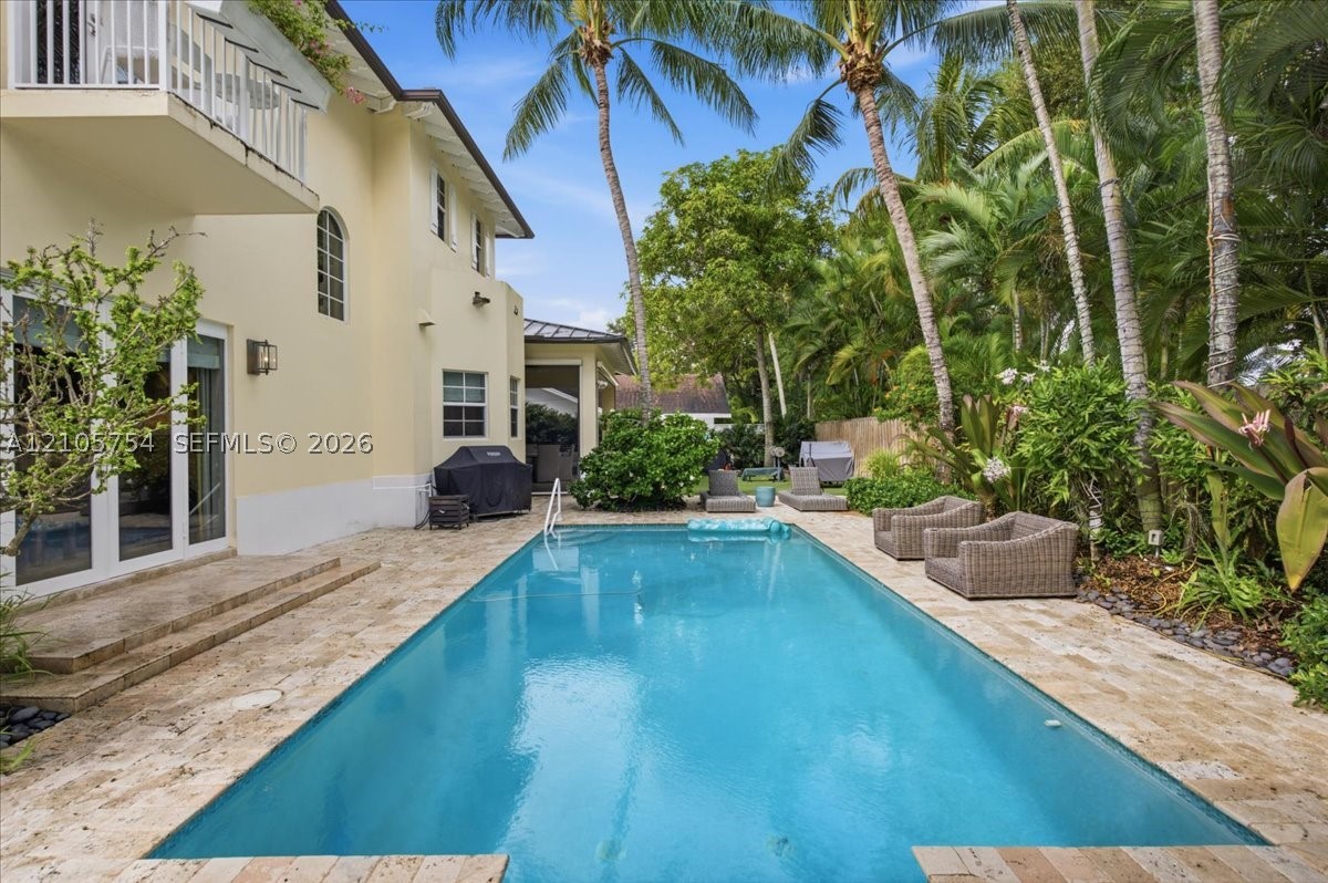 6011 SW 82nd St, South Miami FL 33143