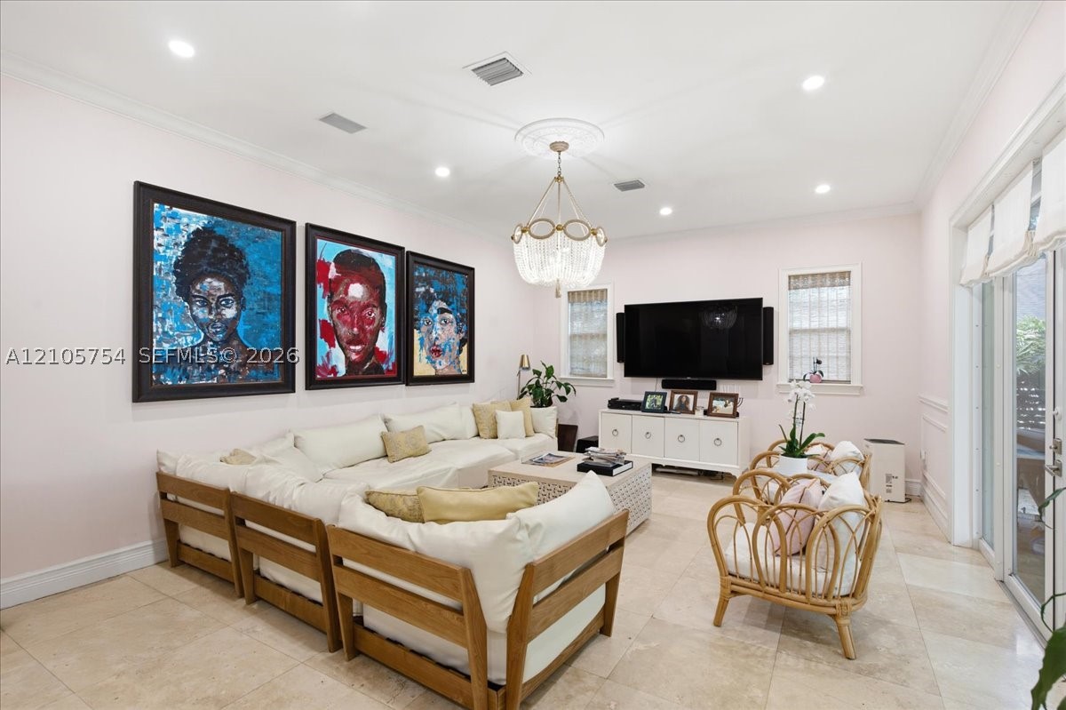 6011 SW 82nd St, South Miami FL 33143