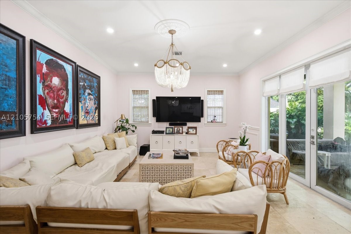 6011 SW 82nd St, South Miami FL 33143