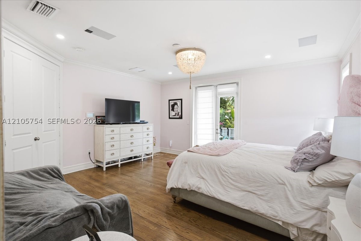 6011 SW 82nd St, South Miami FL 33143