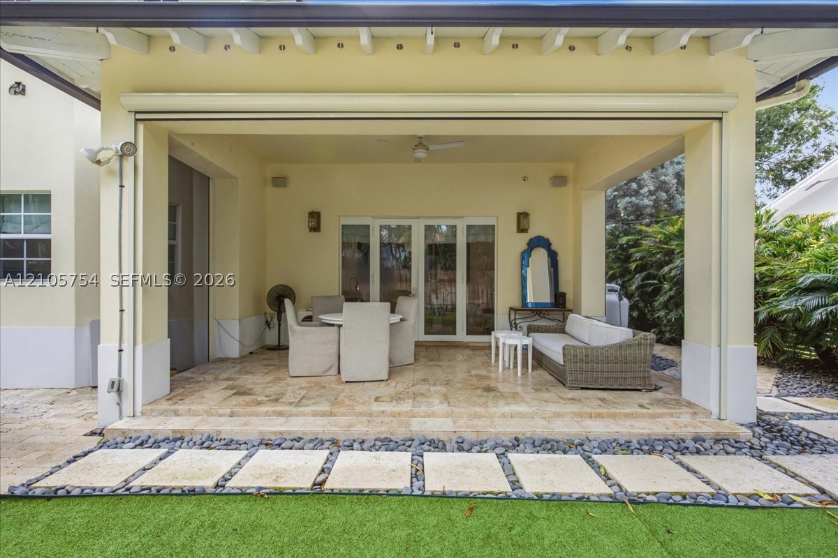 6011 SW 82nd St, South Miami FL 33143