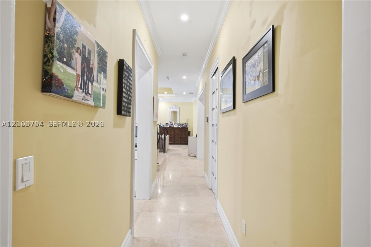 6011 SW 82nd St, South Miami FL 33143