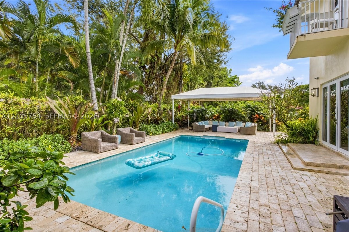 6011 SW 82nd St, South Miami FL 33143