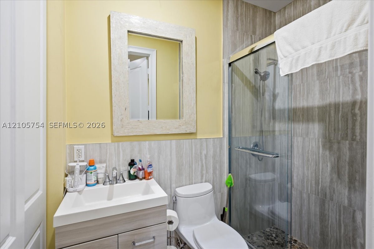6011 SW 82nd St, South Miami FL 33143