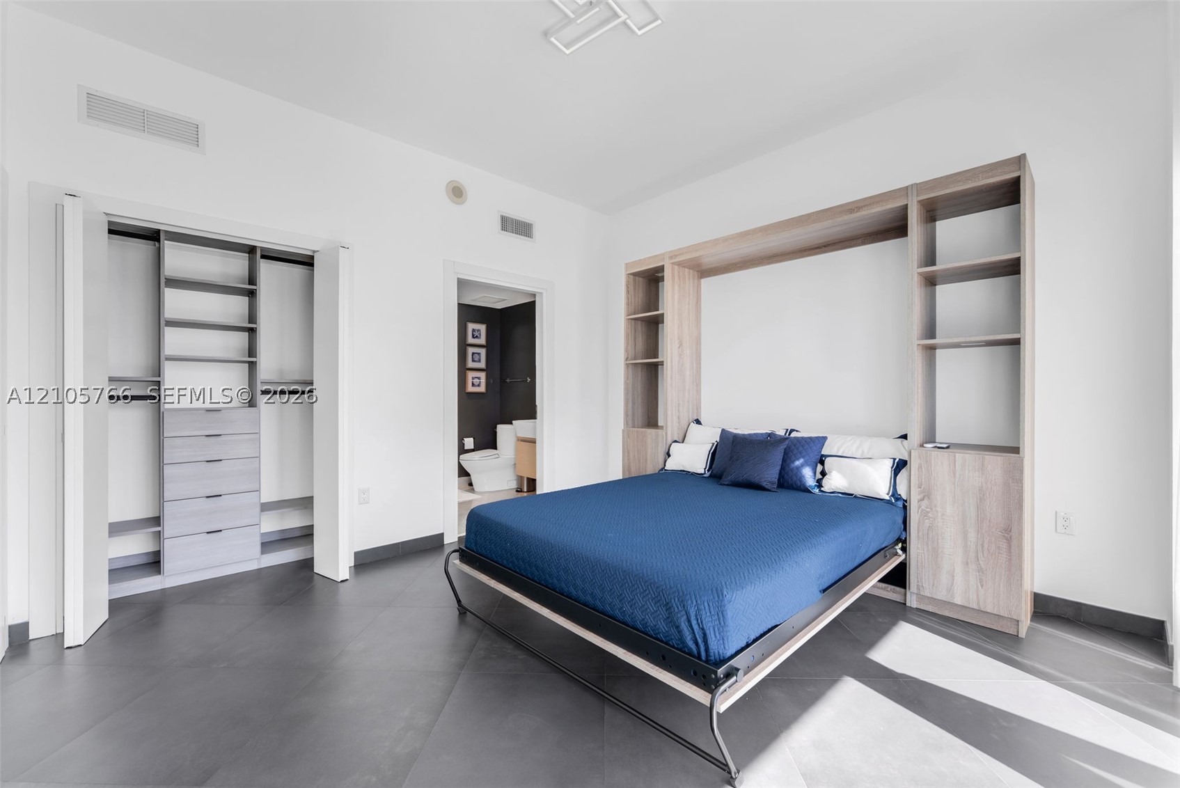 200 Biscayne Boulevard Way #4408, Miami FL 33131