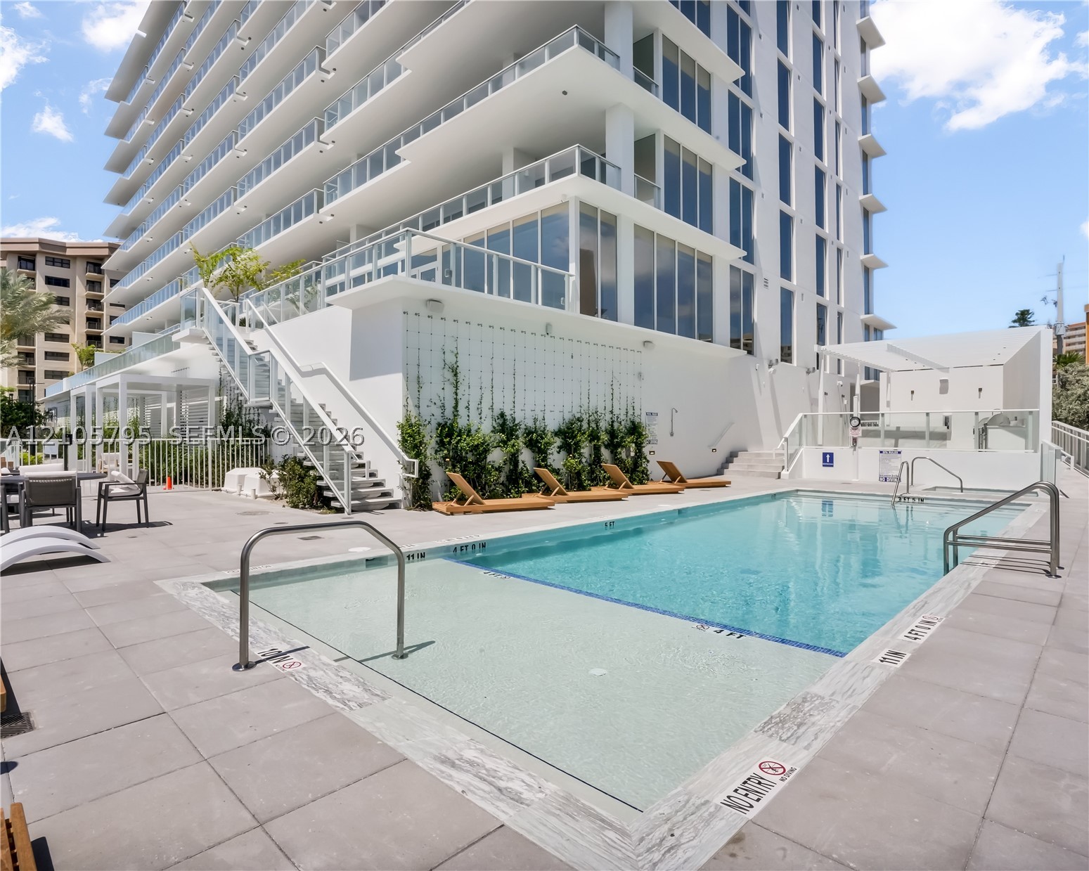407 N Riverside Dr #202, Pompano Beach FL 33062