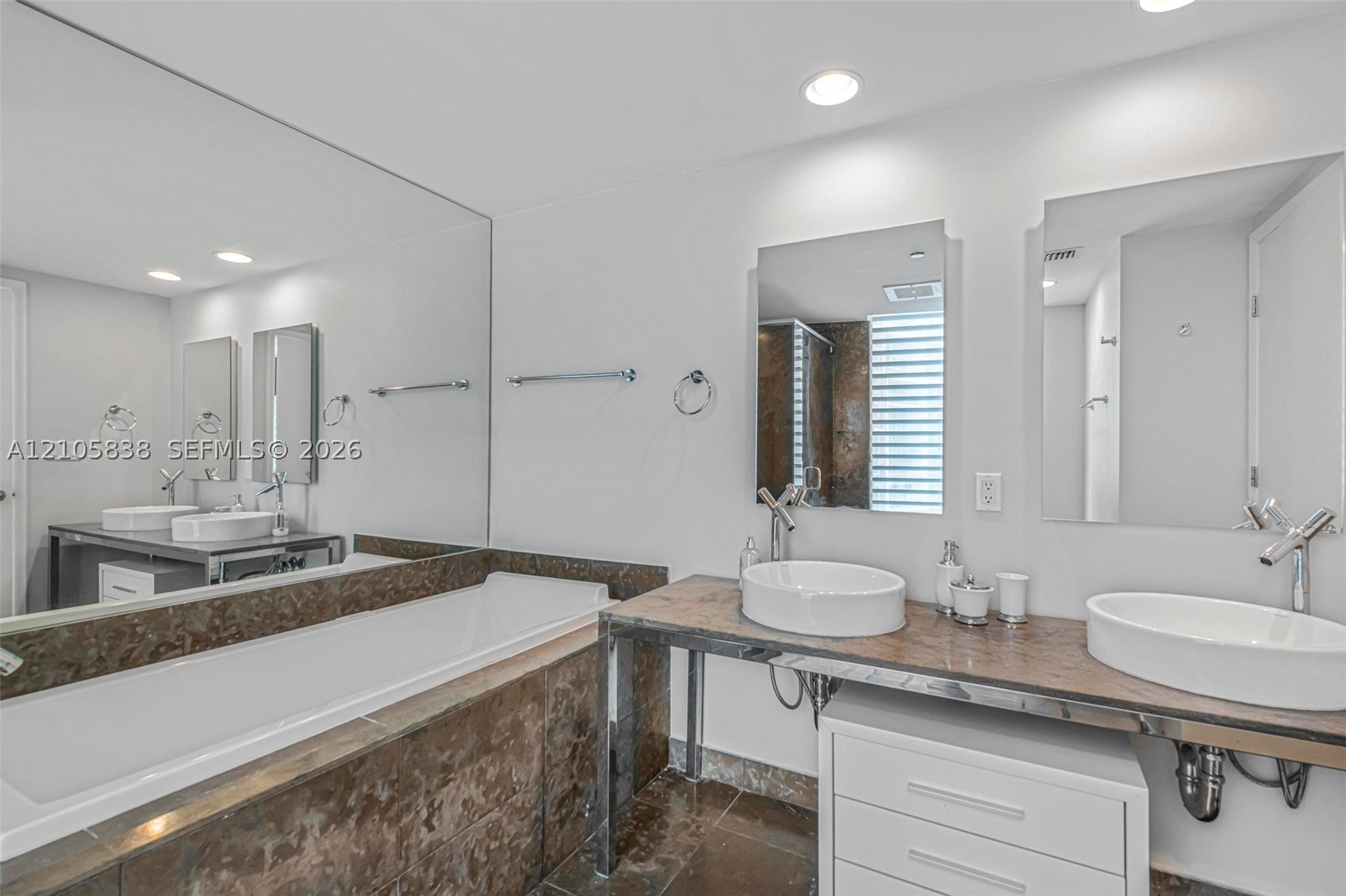 495 Brickell Ave #2411, Miami FL 33131