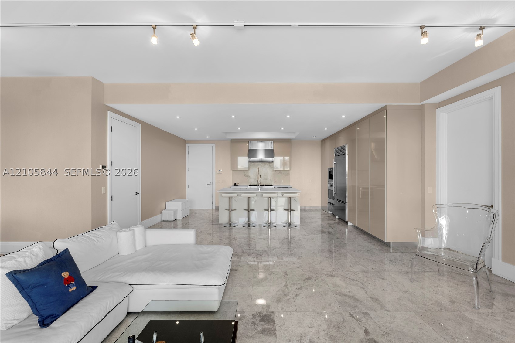 Bal Harbour FL 33154 - A12105844