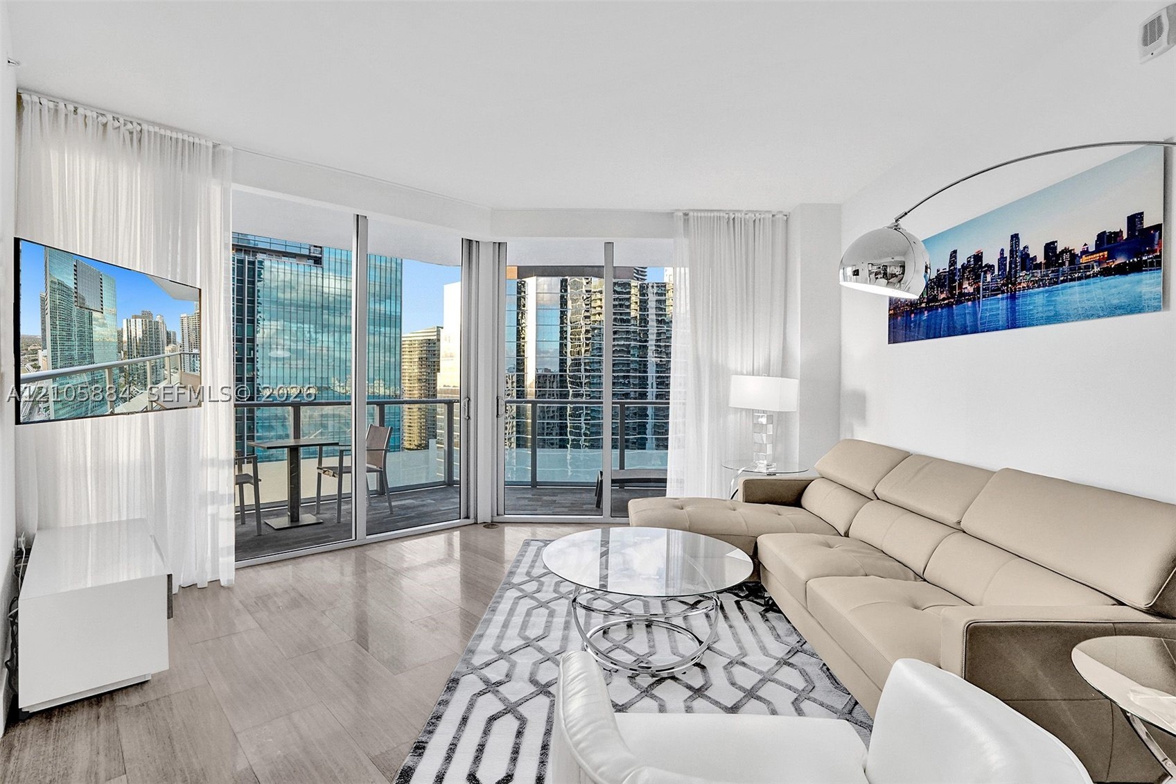 1300 Brickell Bay Dr #2702, Miami FL 33131