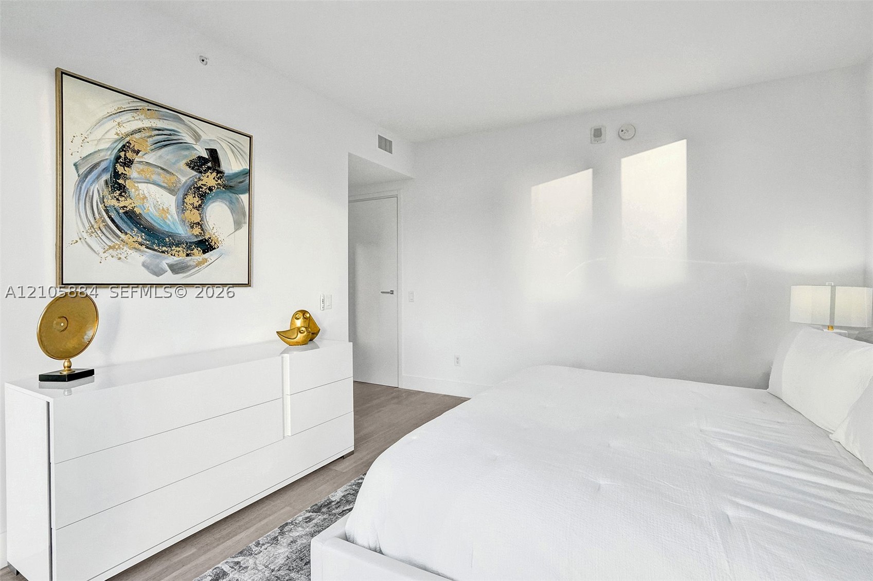 1300 Brickell Bay Dr #2702, Miami FL 33131
