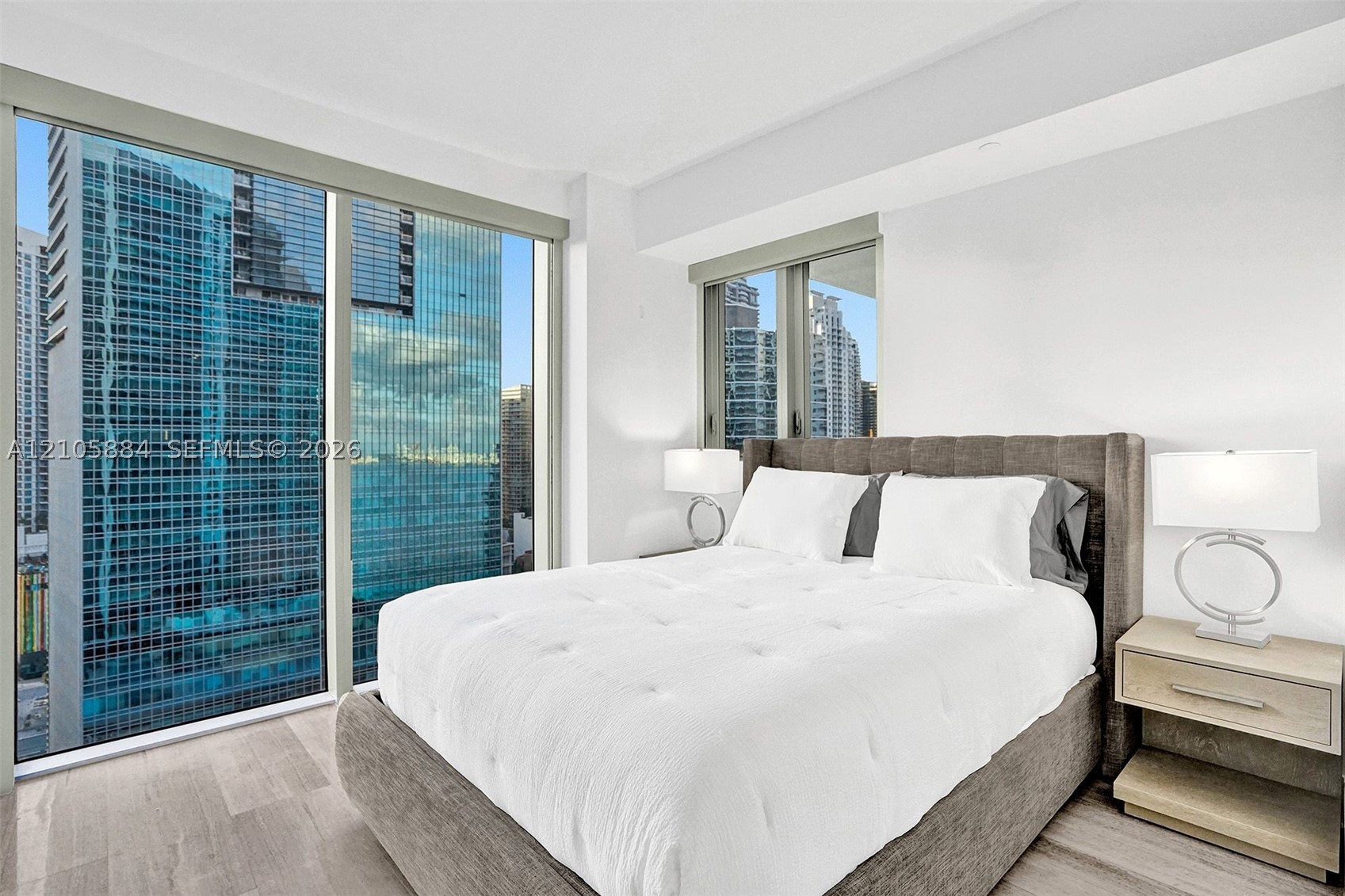 1300 Brickell Bay Dr #2702, Miami FL 33131