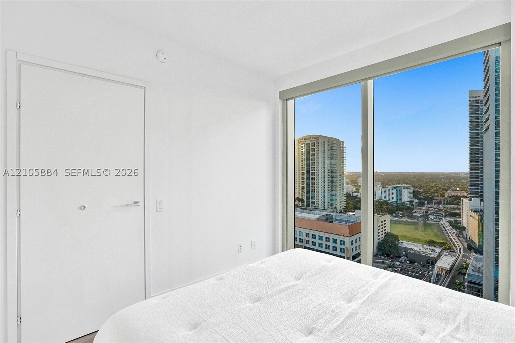 1300 Brickell Bay Dr #2702, Miami FL 33131