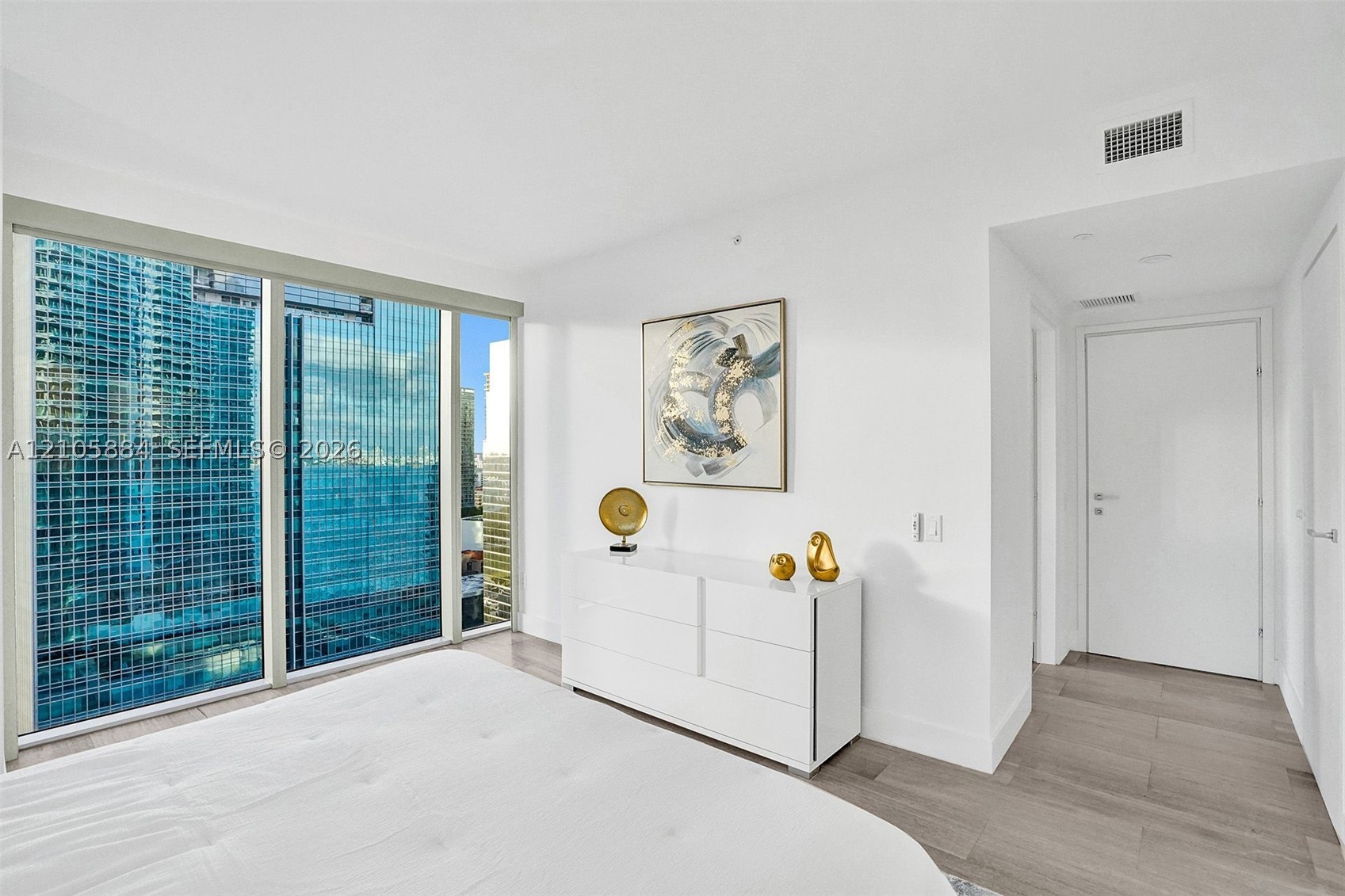 1300 Brickell Bay Dr #2702, Miami FL 33131