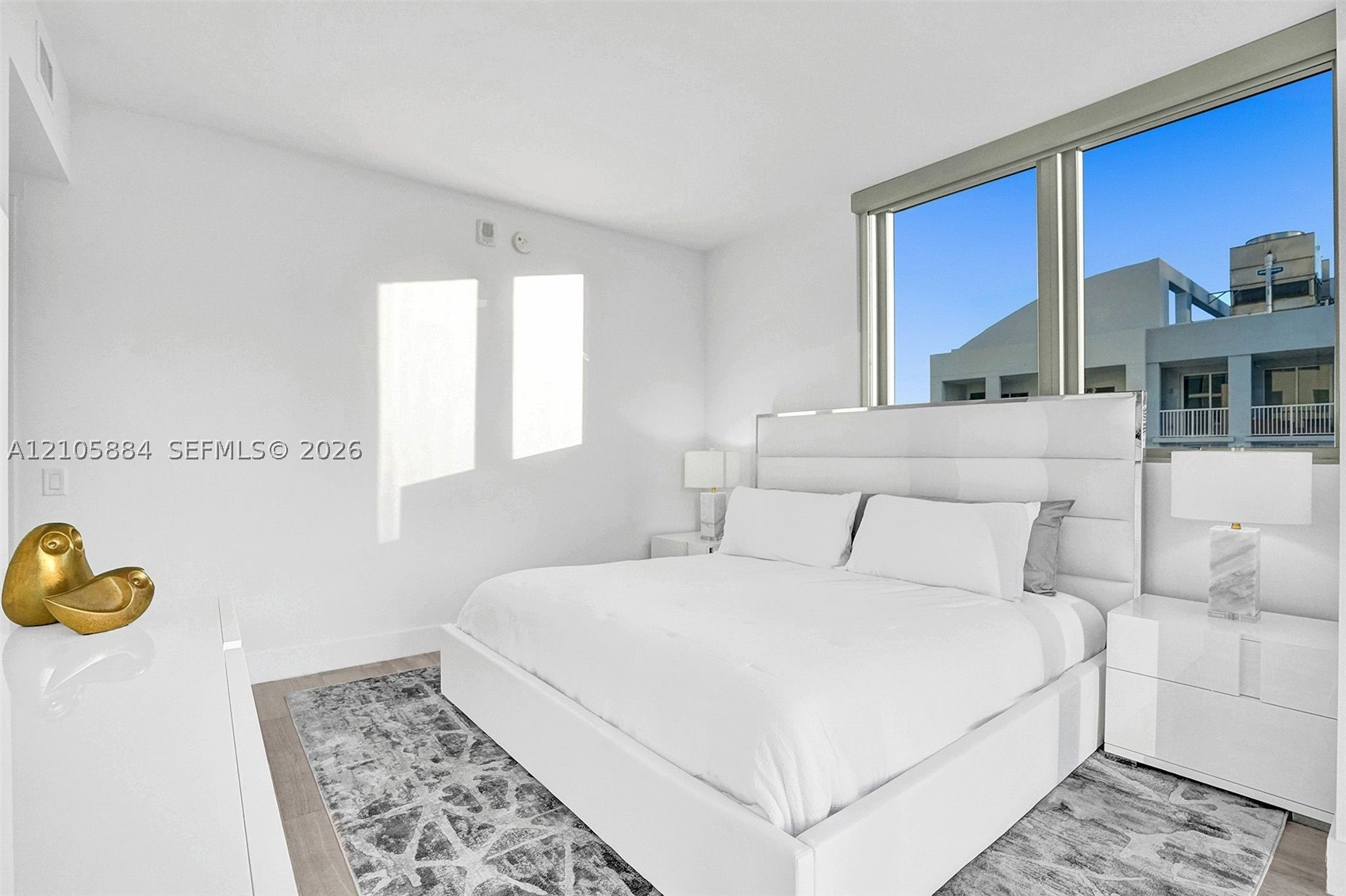 1300 Brickell Bay Dr #2702, Miami FL 33131