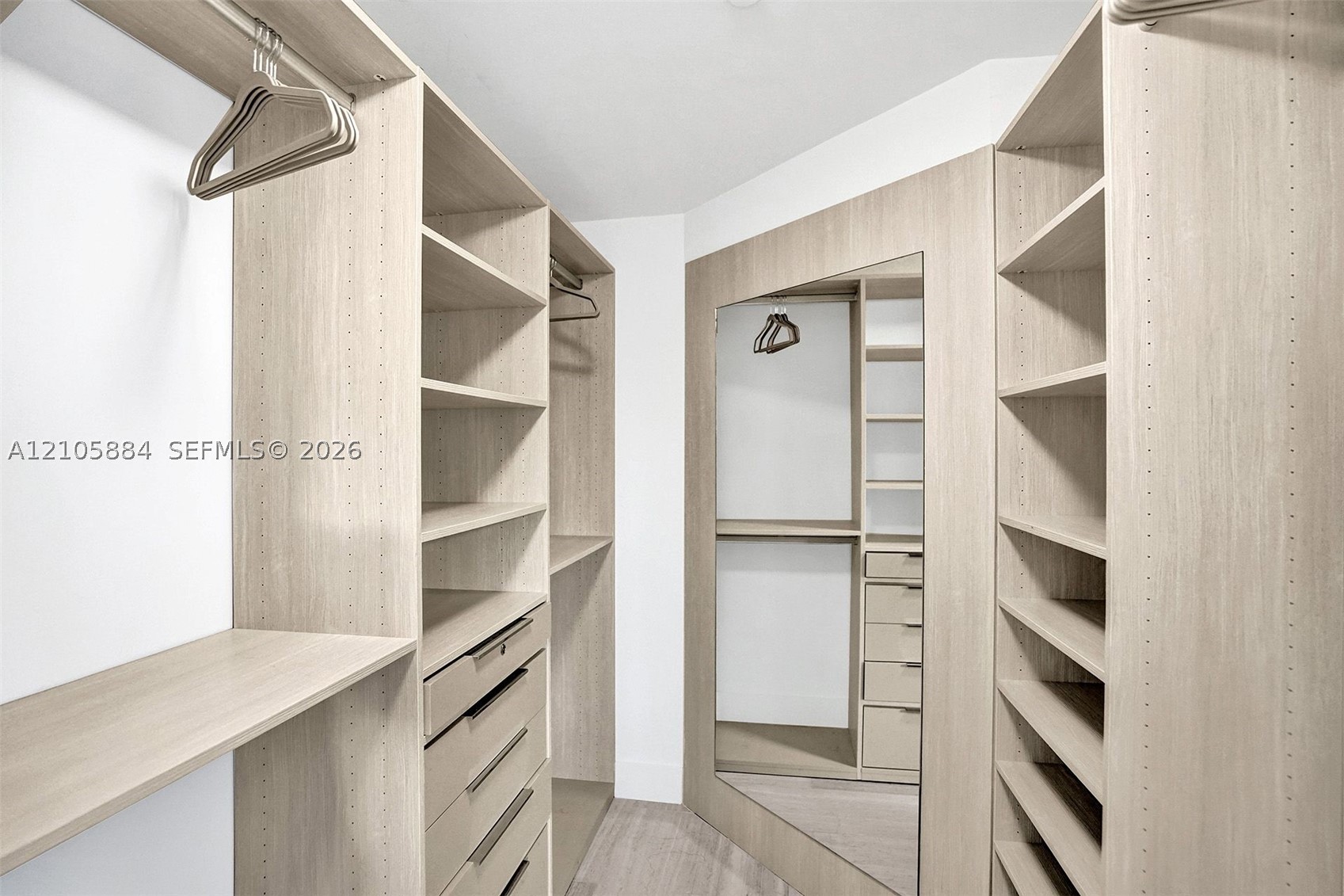 1300 Brickell Bay Dr #2702, Miami FL 33131