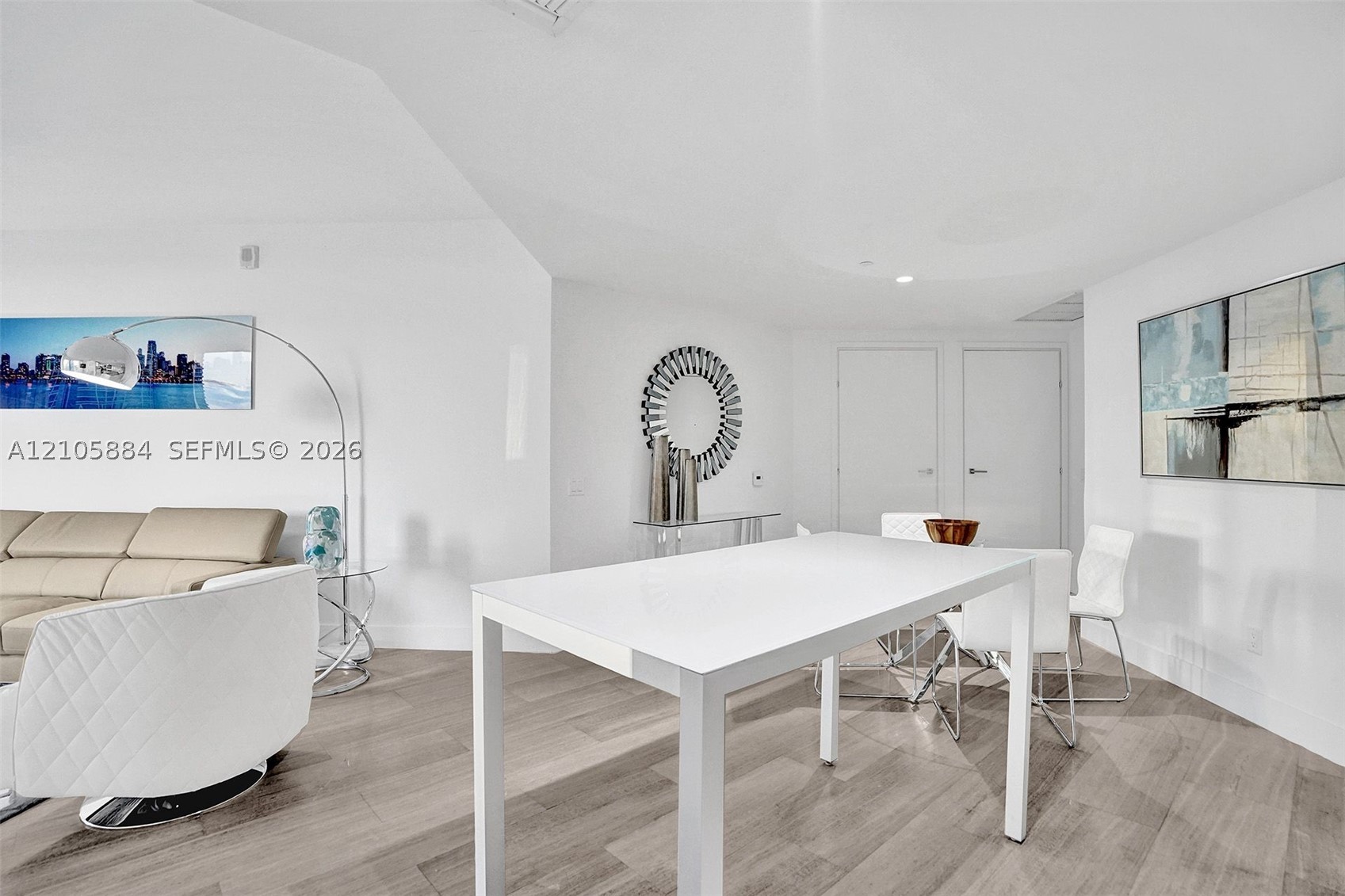 1300 Brickell Bay Dr #2702, Miami FL 33131