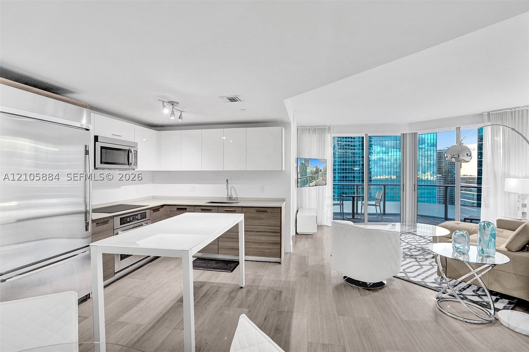 1300 Brickell Bay Dr #2702, Miami FL 33131