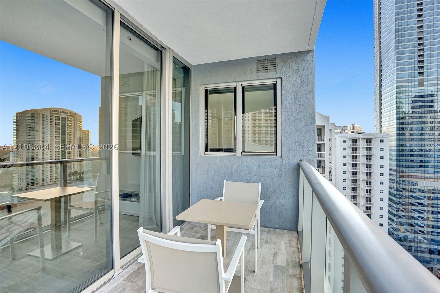 1300 Brickell Bay Dr #2702, Miami FL 33131