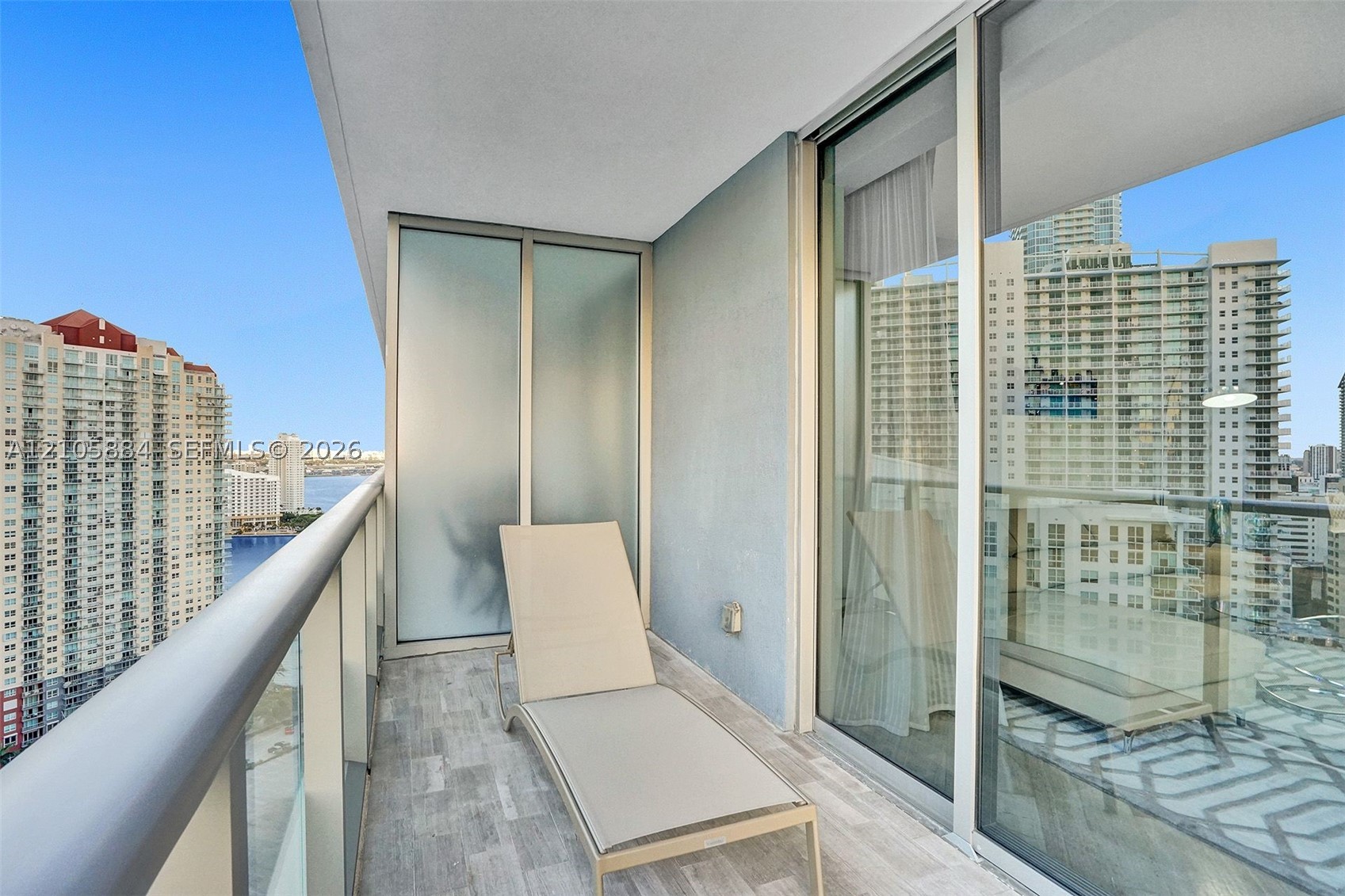 1300 Brickell Bay Dr #2702, Miami FL 33131
