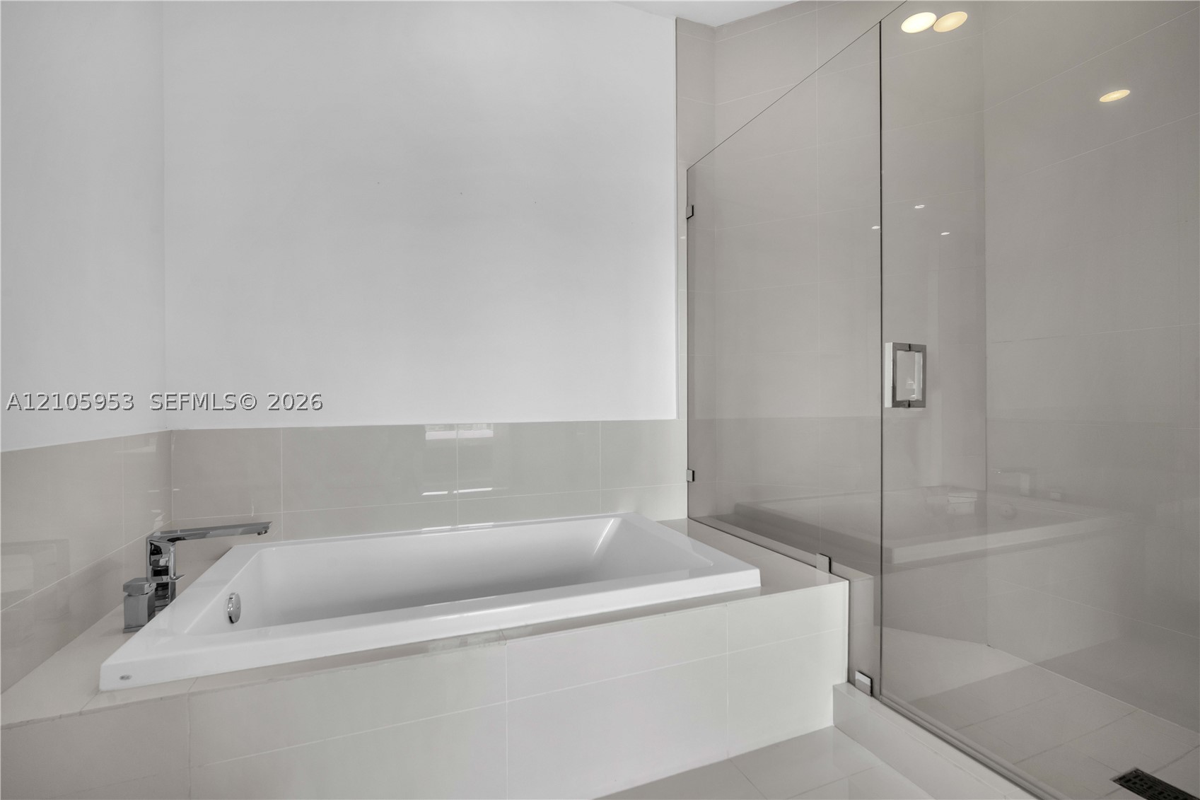 55 SW 9th St #4403, Miami FL 33130