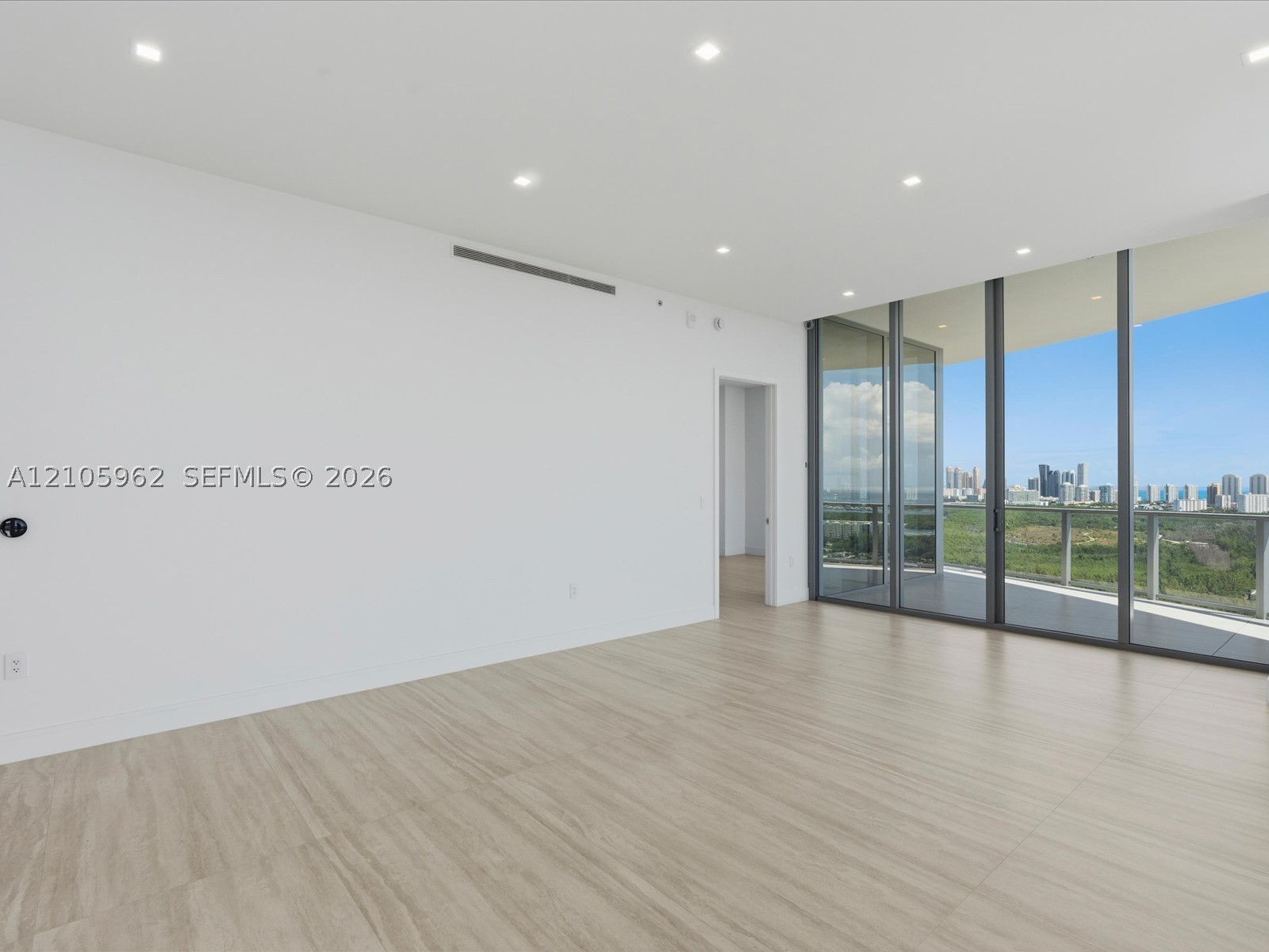 2411 Laguna Cir #3101, North Miami FL 33181