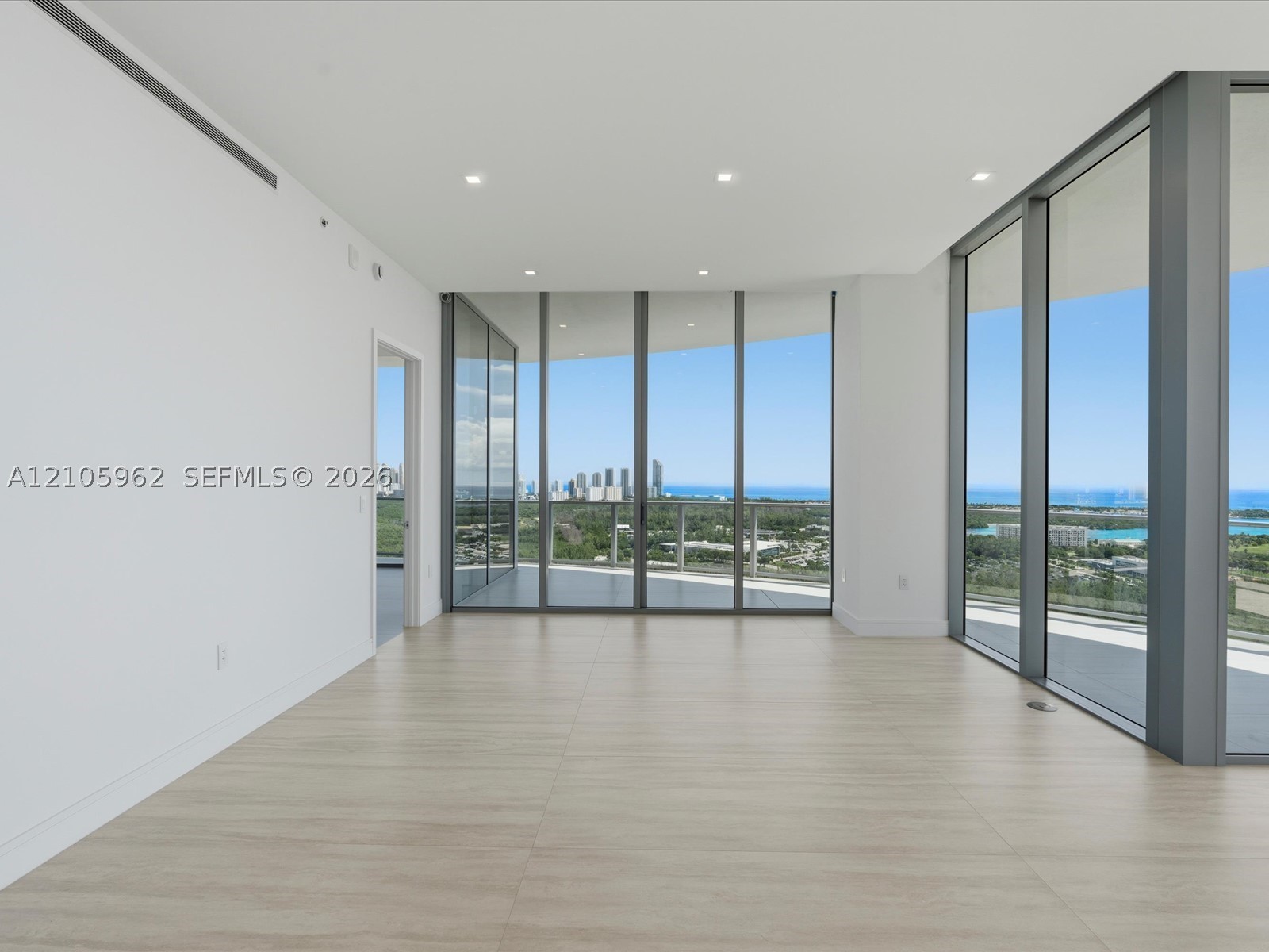 2411 Laguna Cir #3101, North Miami FL 33181