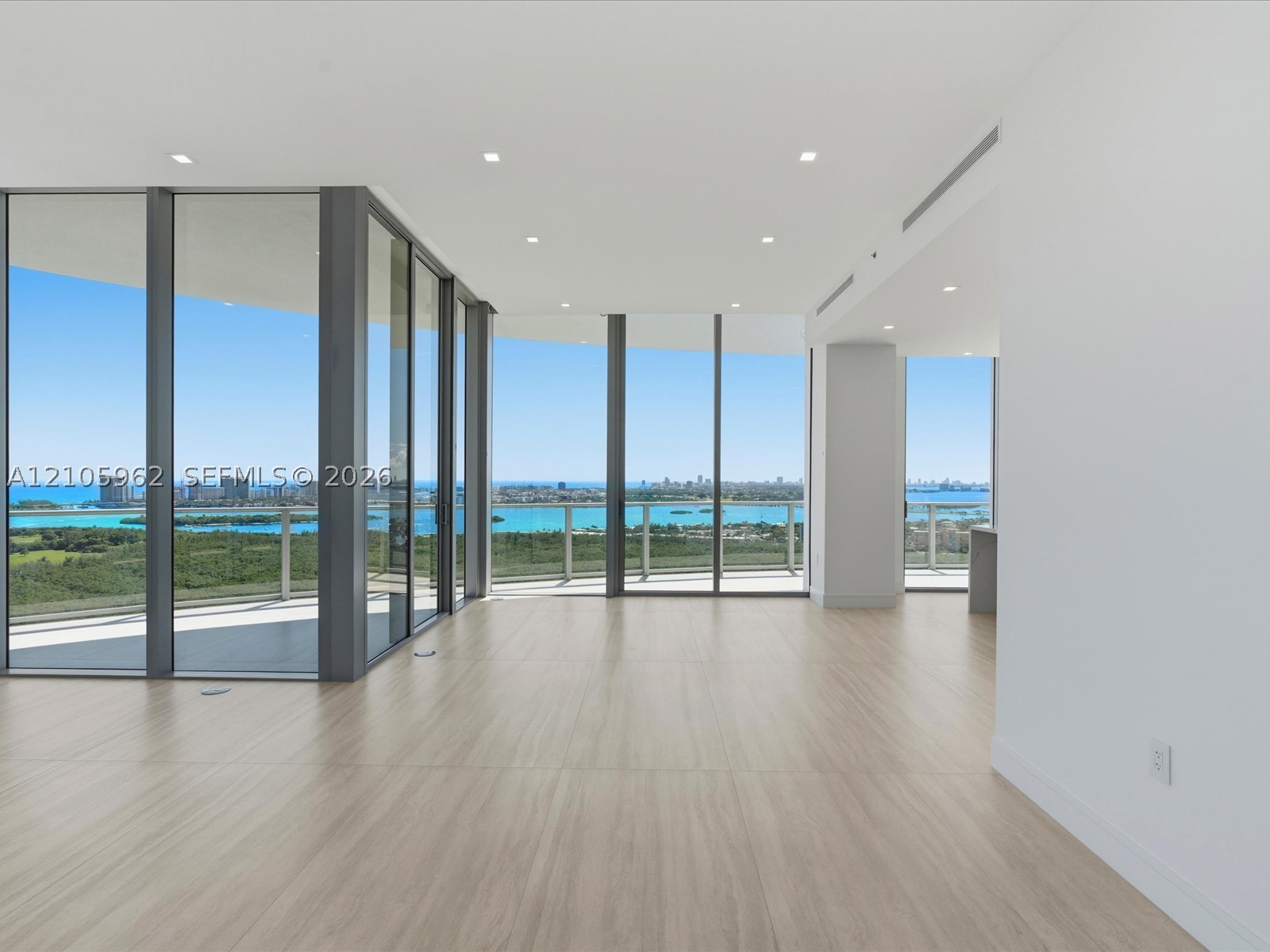 2411 Laguna Cir #3101, North Miami FL 33181