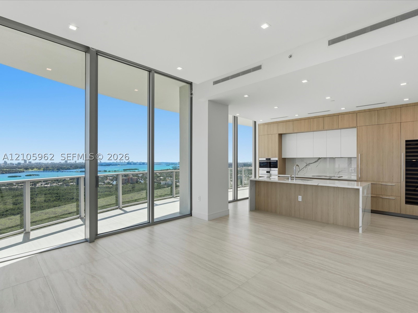 2411 Laguna Cir #3101, North Miami FL 33181