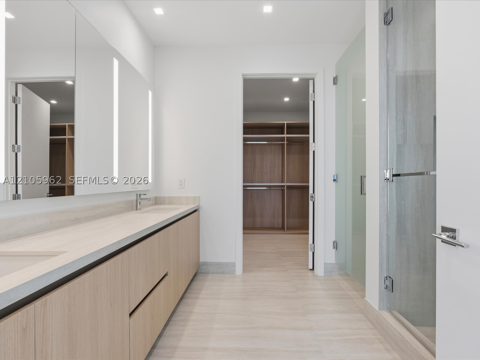 2411 Laguna Cir #3101, North Miami FL 33181