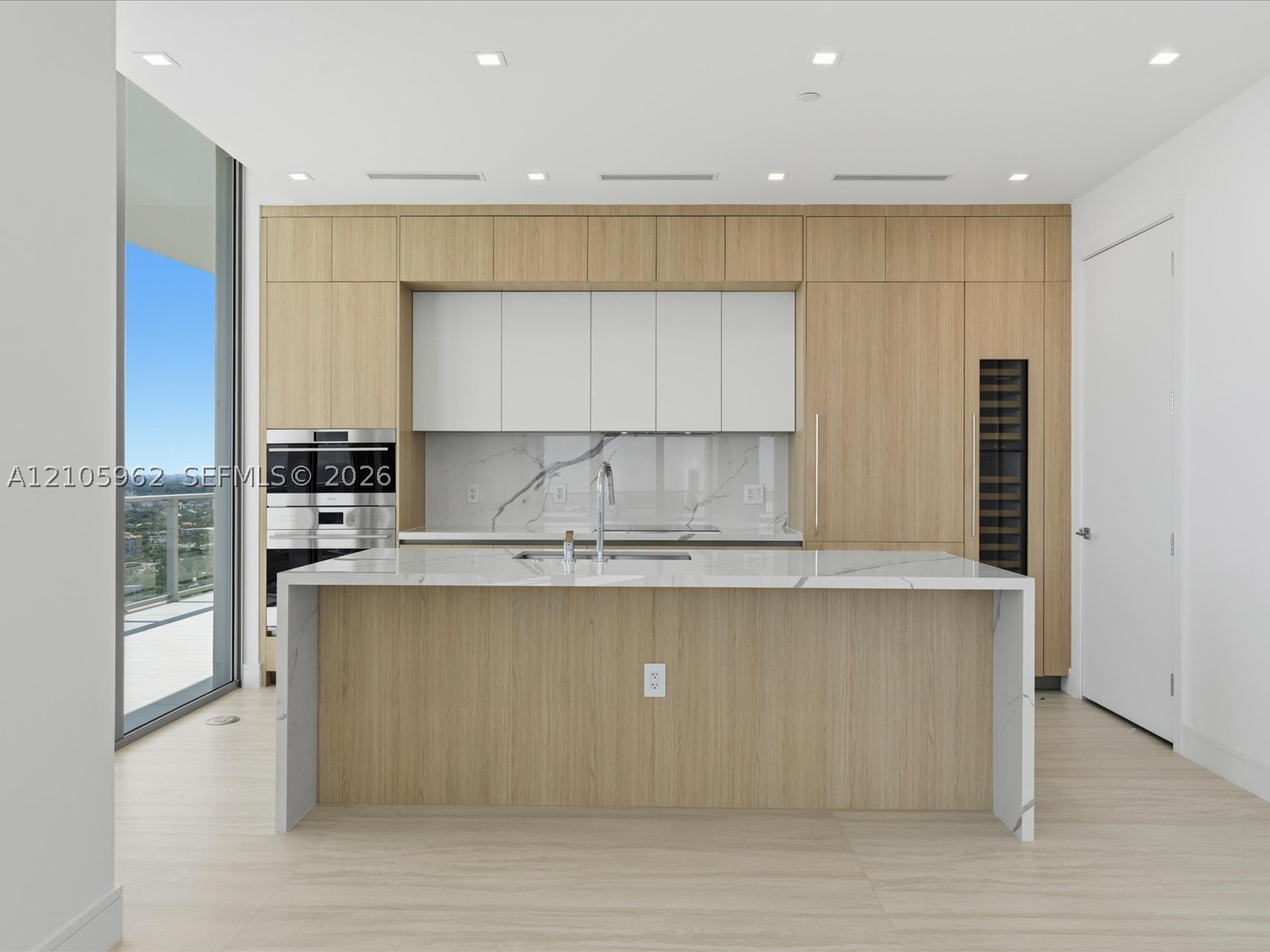 2411 Laguna Cir #3101, North Miami FL 33181