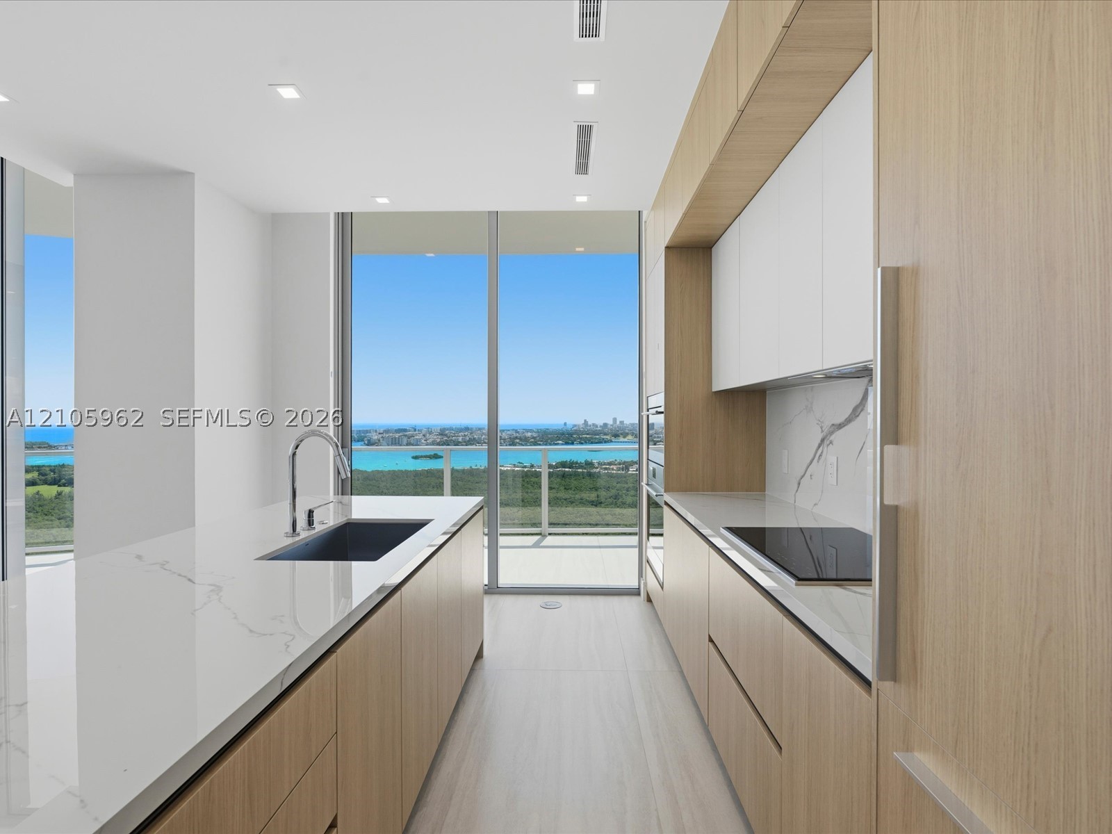 2411 Laguna Cir #3101, North Miami FL 33181