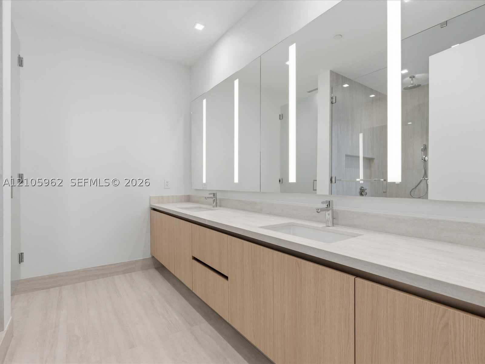 2411 Laguna Cir #3101, North Miami FL 33181