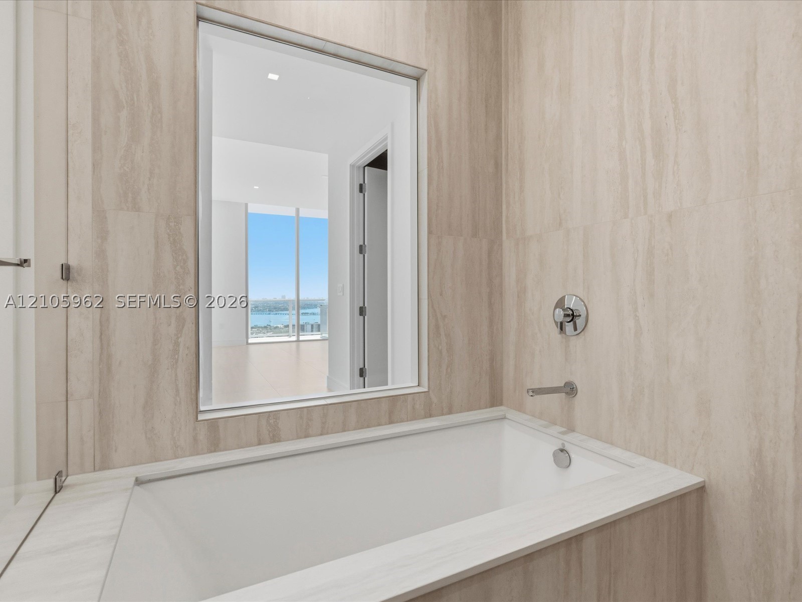 2411 Laguna Cir #3101, North Miami FL 33181