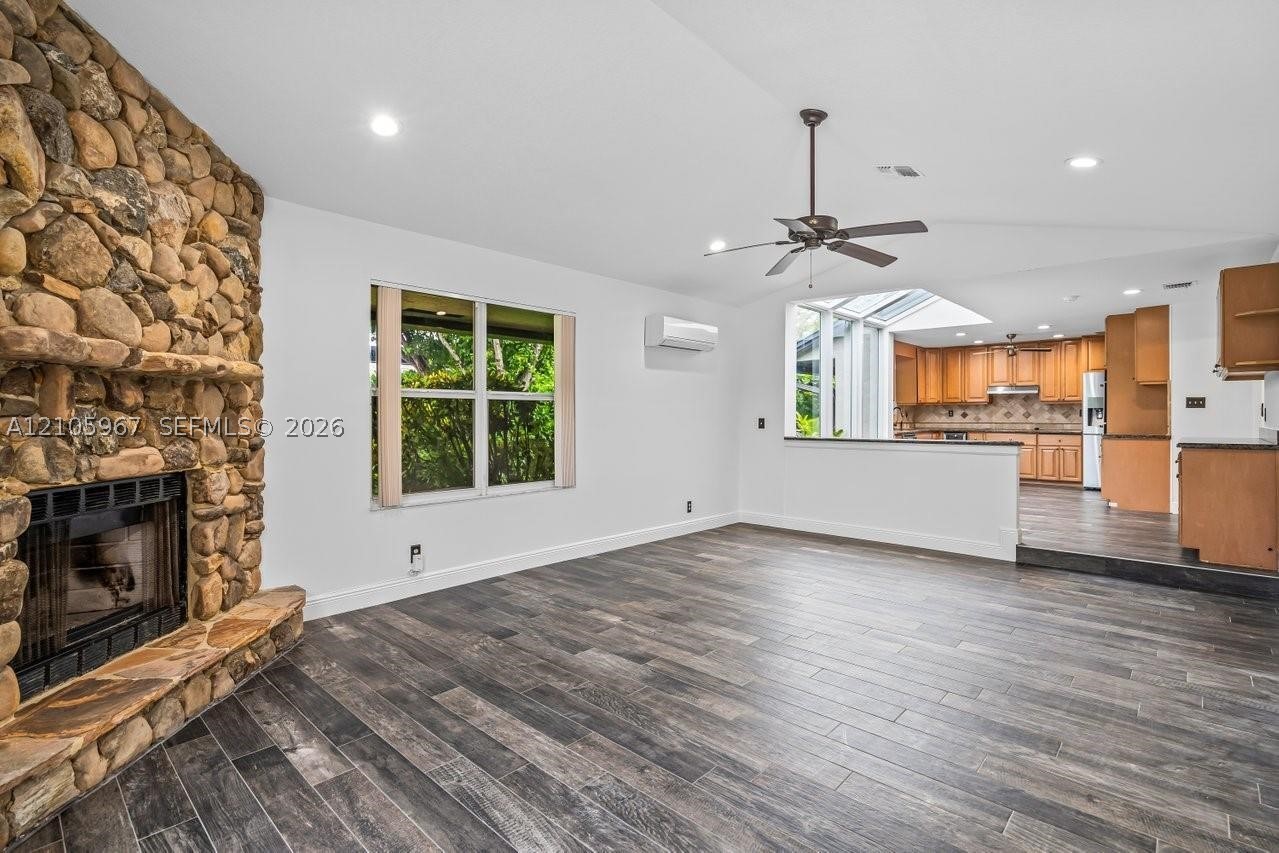 5966 NW 77th Ter, Parkland FL 33067