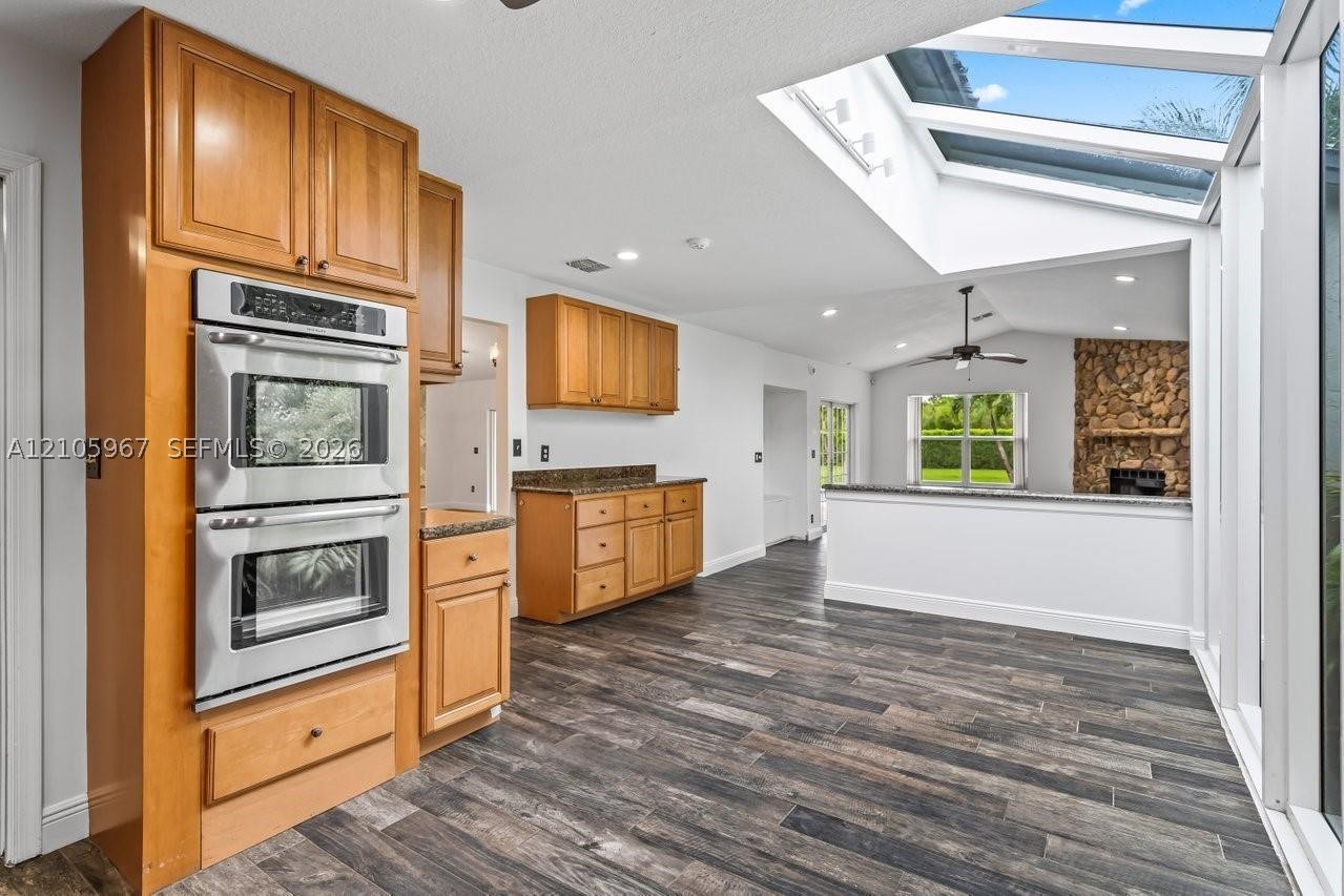 5966 NW 77th Ter, Parkland FL 33067