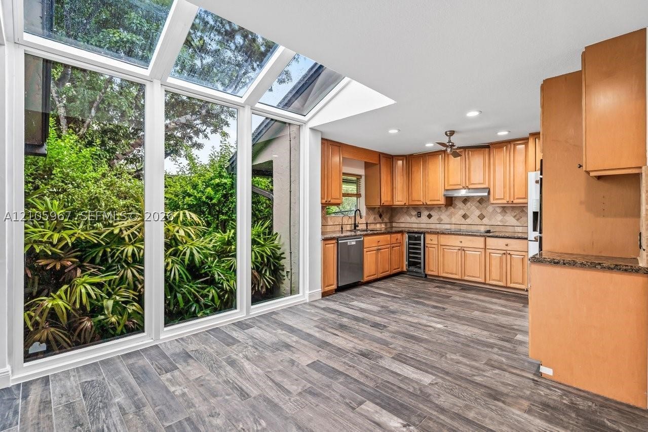 5966 NW 77th Ter, Parkland FL 33067
