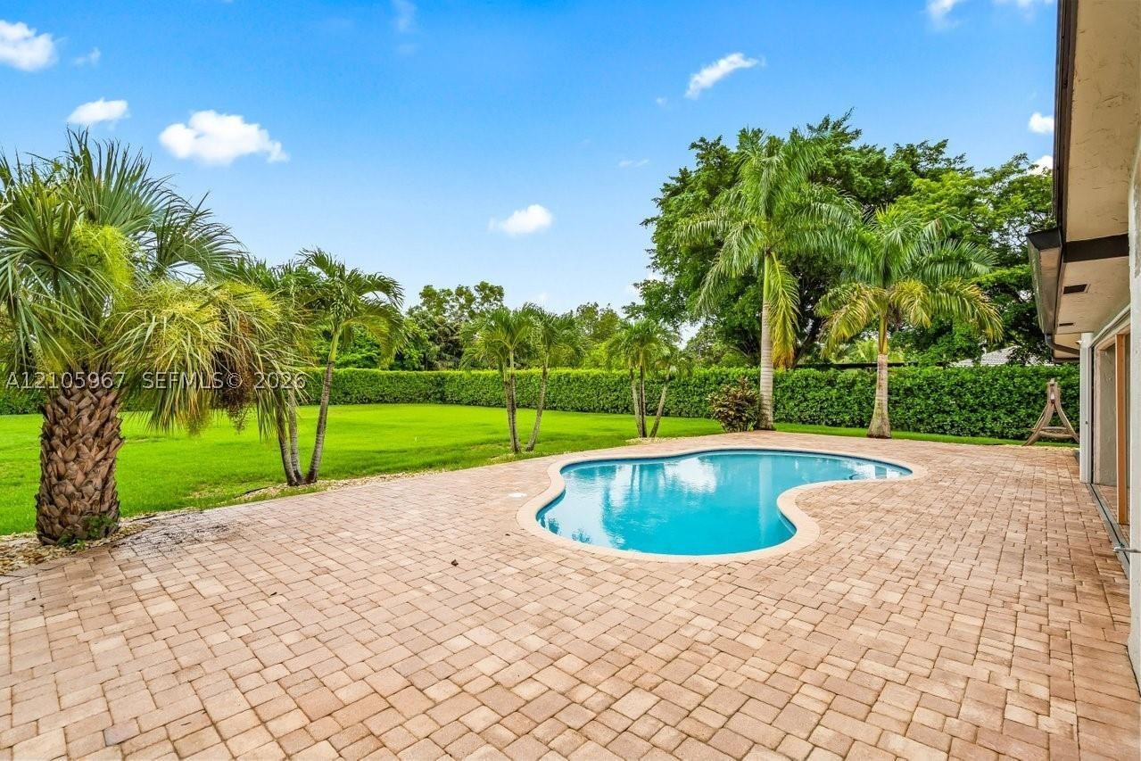 5966 NW 77th Ter, Parkland FL 33067